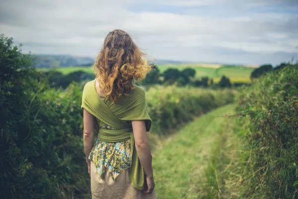 8 Benefits of Mindful Walking
