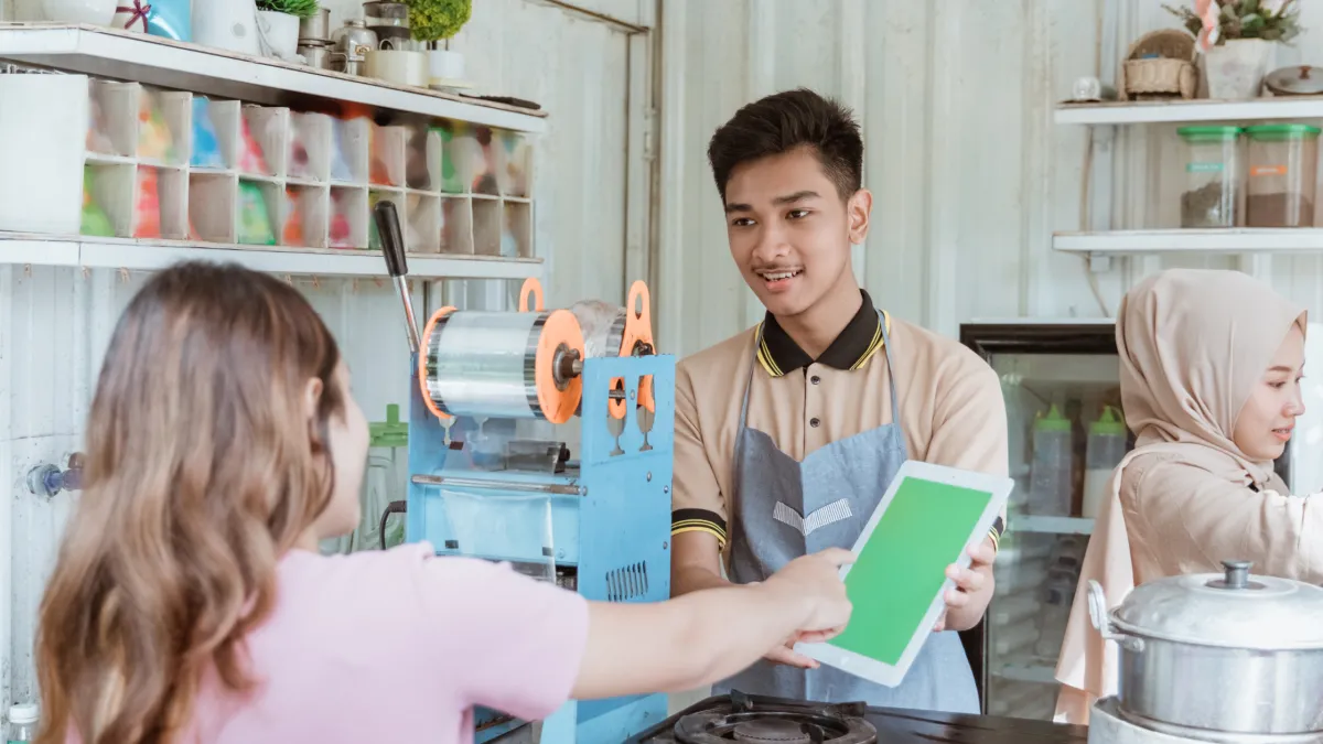 Bagaimana Bisnis Kecil Bisa Bersaing dengan Brand Besar Secara Online - Neo Smart Solutions