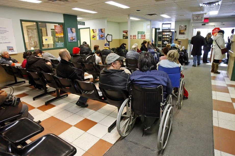 Délais records chez les spécialistes au Québec : solutions rapides – Clinique Omicron