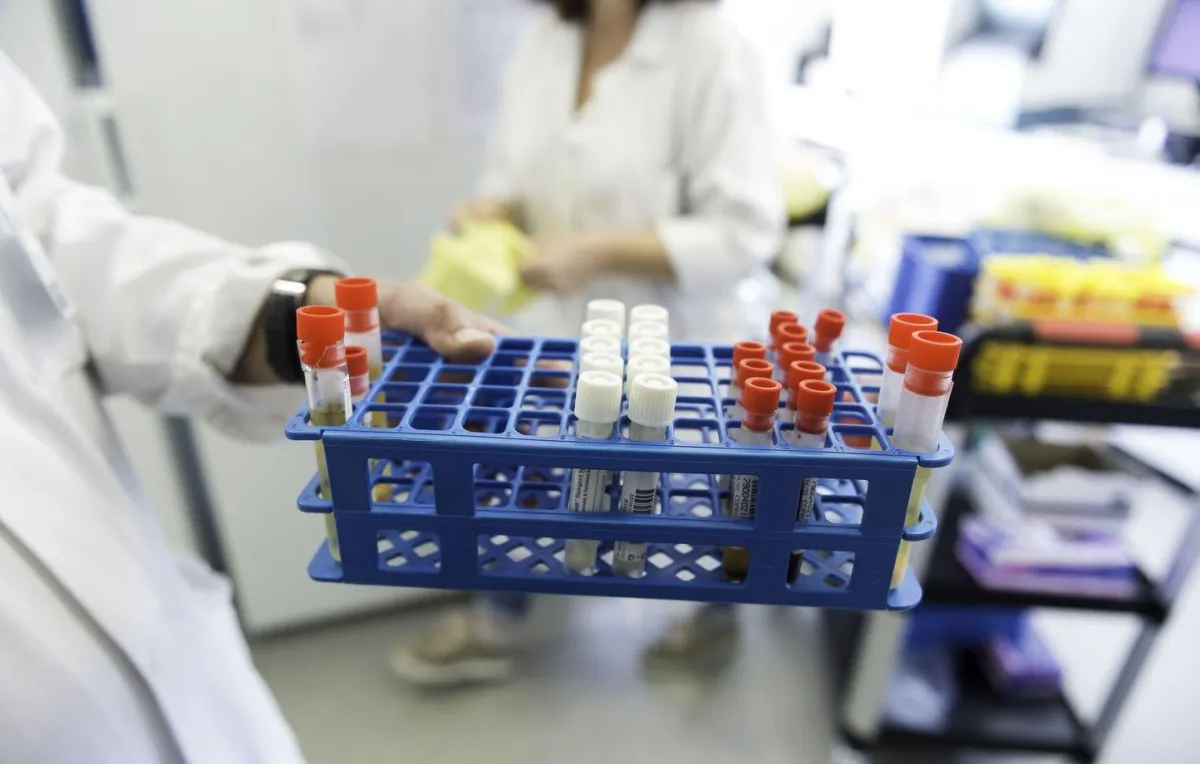 Analyses sérologiques : en attente d’une ouverture du réseau public depuis plus de deux ans