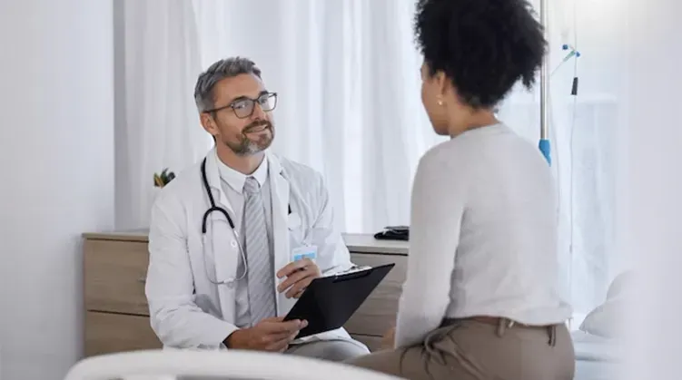 Consultation en médecine spécialisée | Accès rapide – Clinique Omicron