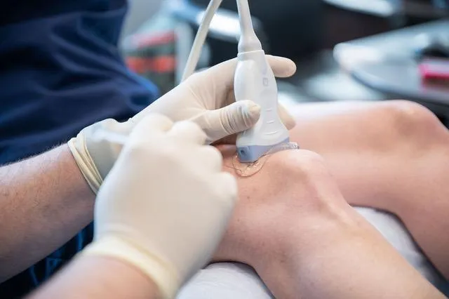 Infiltration sous échographie à Québec | Soulagement ciblé – Clinique Omicron