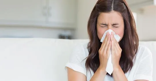 Rhume saisonnier : reconnaître les symptômes et adopter les bons réflexes