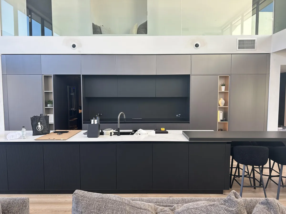 Ridge Quartz in combination with the Nero Frost Porcelain front view of sink