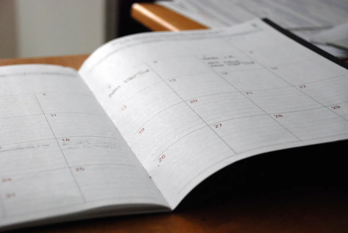 How to Use Seasonal Decor to Boost STR Bookings