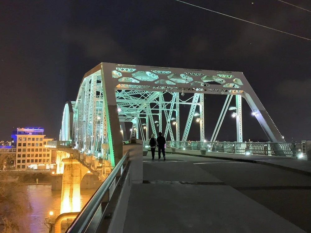 🚶‍♂️Step Into the Skyline: Exploring the John Seigenthaler Bridge