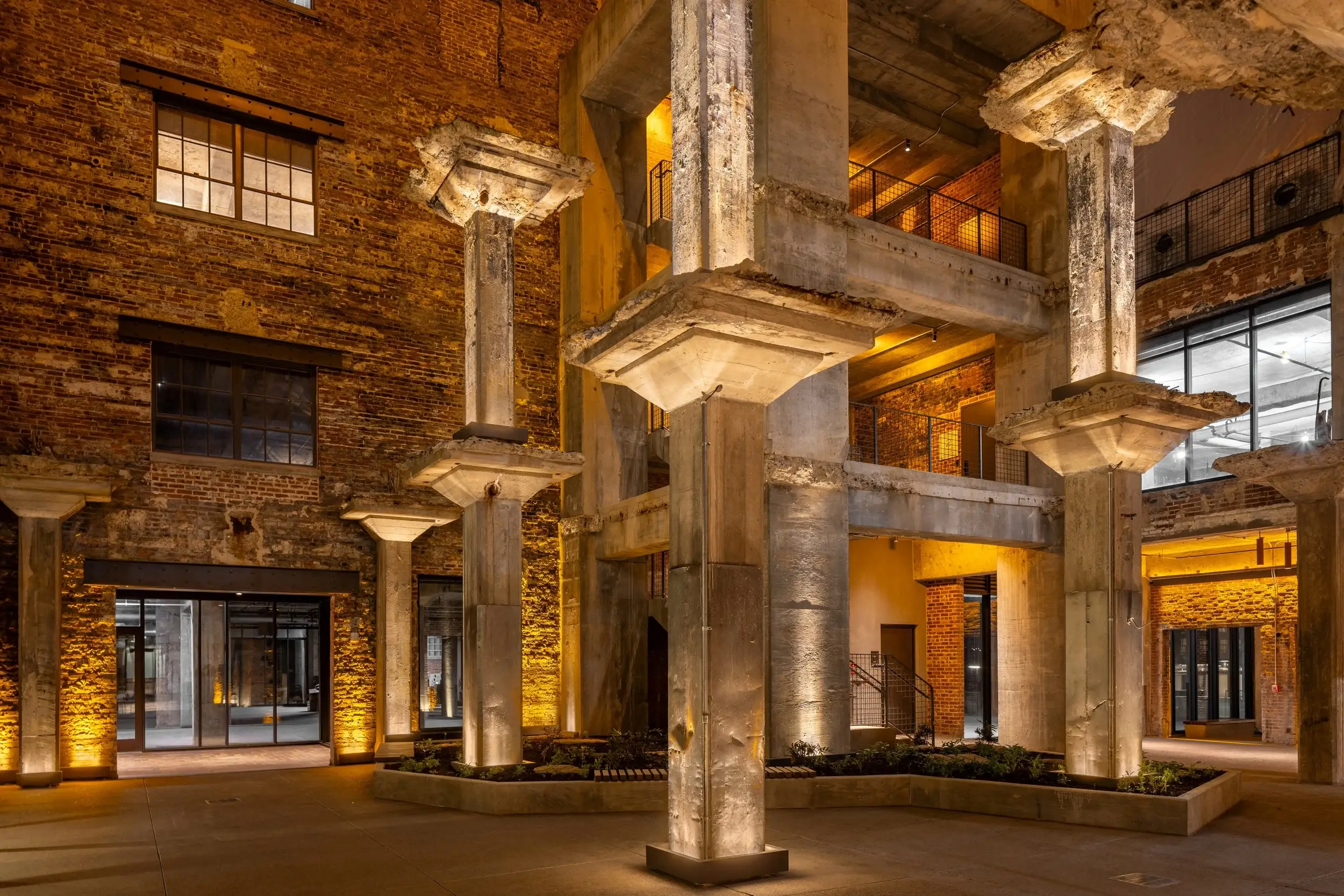 Historic Germantown Walking Tour: Architecture, Breweries & Local Eateries 