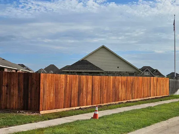 Wood vs. Vinyl Privacy Fence in College Station, TX – Pros, Cons & Local Tips