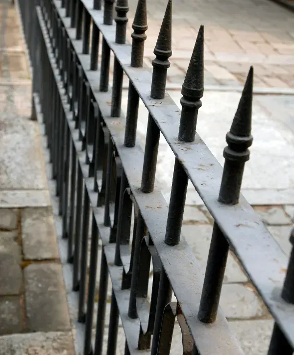 How to Maintain Your Iron Fence in College Station’s Climate – Expert Tips