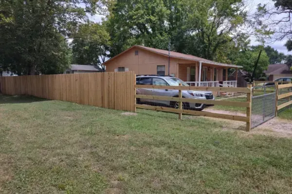 Privacy, Security & Style: Best Wood Fence Ideas for Bryan, TX Home