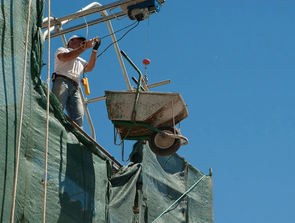 How We Help Contractors Craft Compelling Home Improvement Ads That Drive Real Results