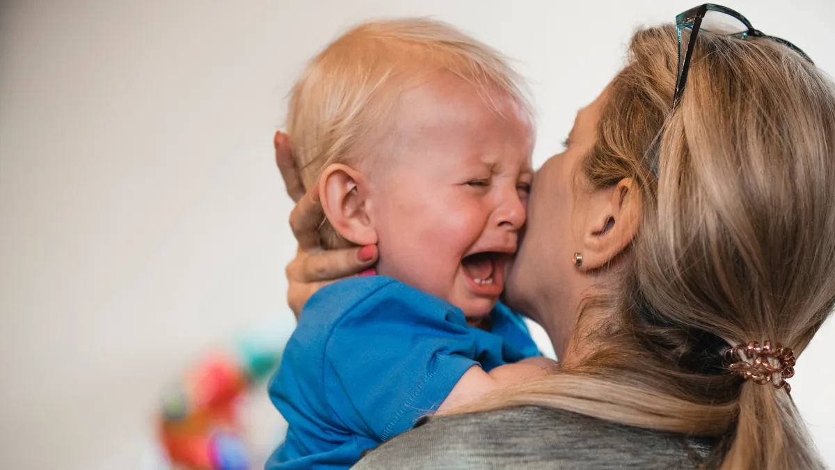 Por que o bebê chora tanto? Entenda as causas e como responder com acolhimento