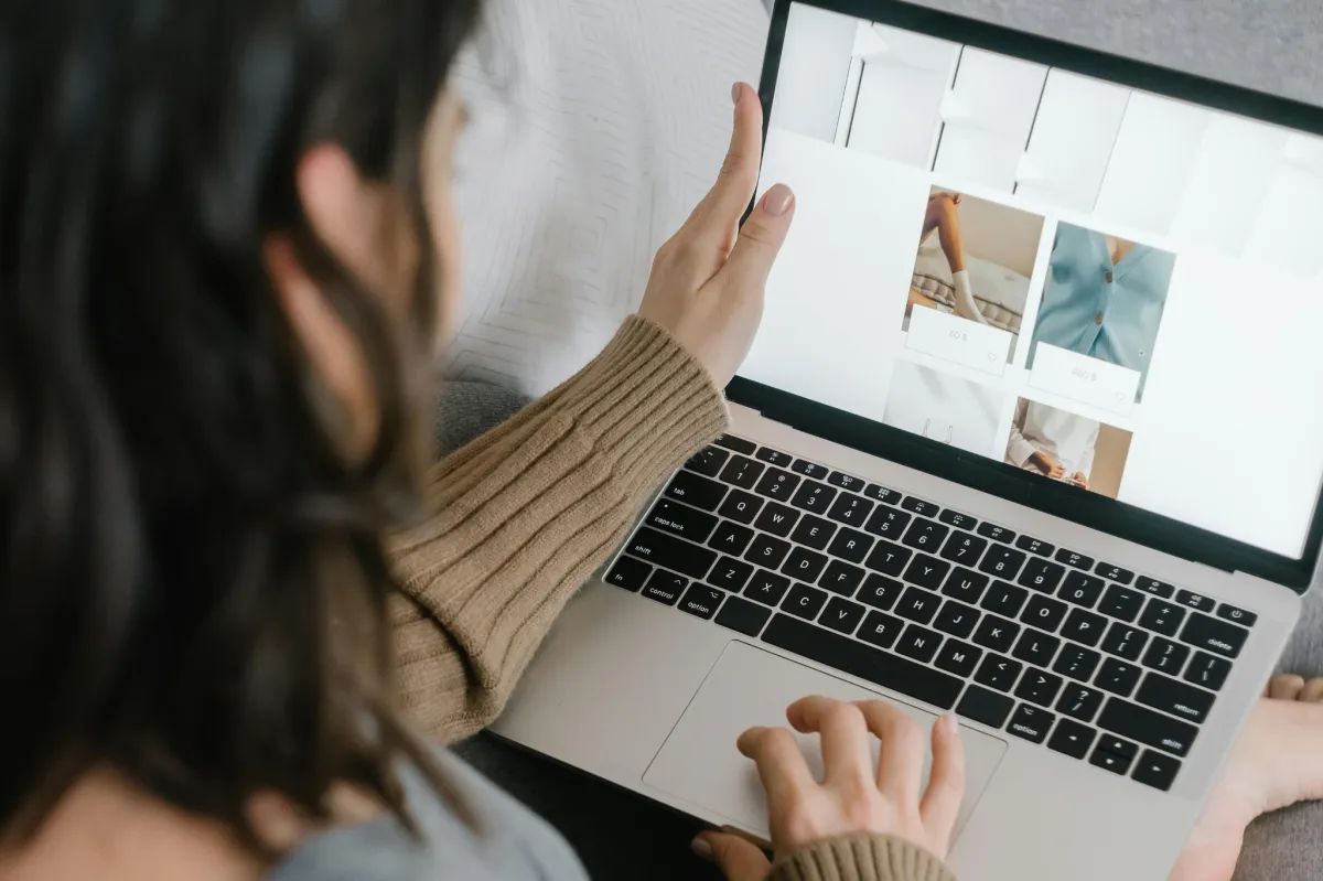 High-Converting Landing Page Strategies: Examples and Expert Tips