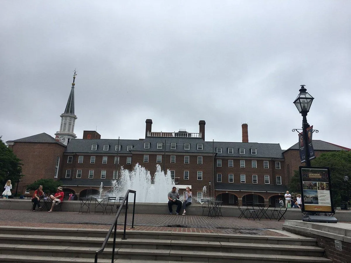 Discover Alexandria City Hall and Market Square