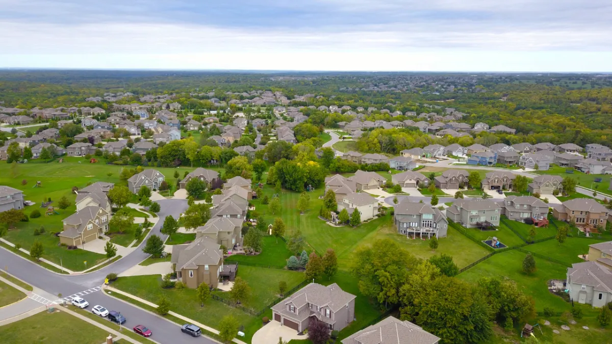 Summer 2025 Housing Market: What Buyers & Sellers Need to Know

