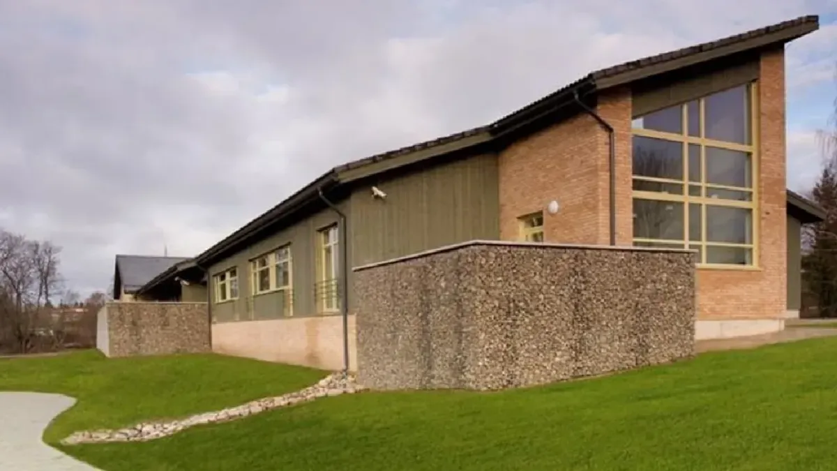 Rõngu hooldusravikeskuse gabioonseinad