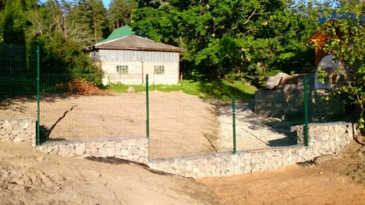 Gabioon aiaalune Valgas