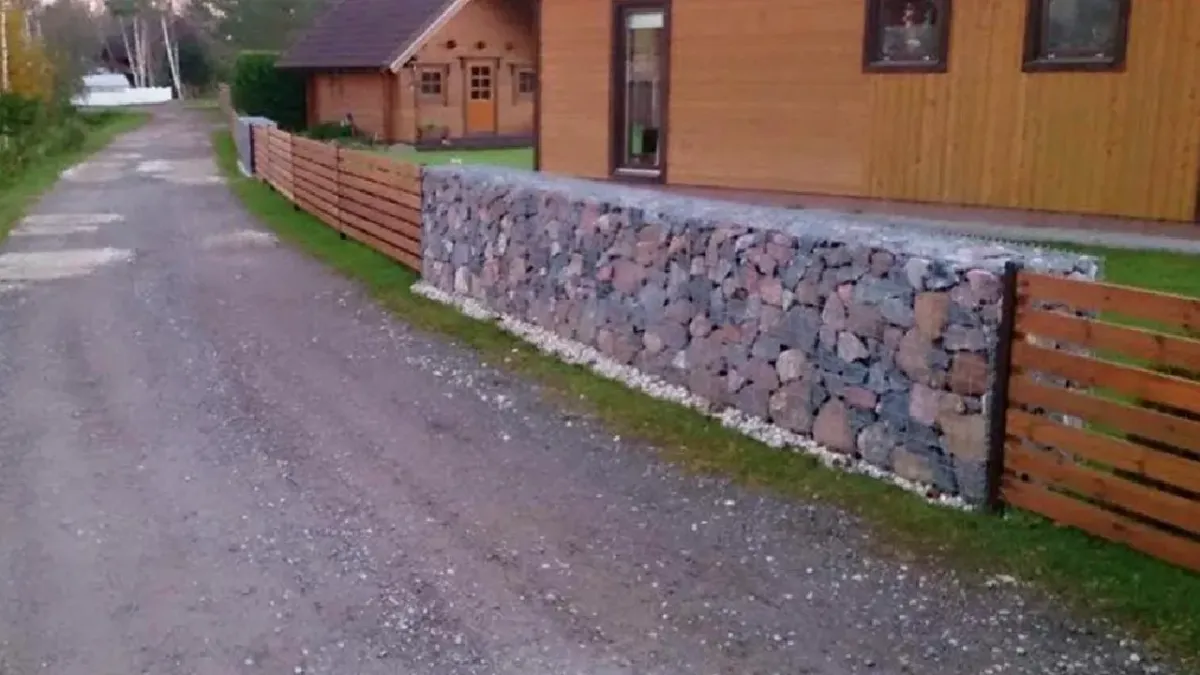 Gabioon + puitaed Sakus