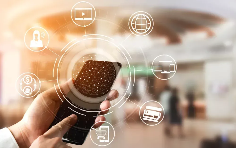 7 Ways Mobile CRM Solutions Support On-the-Go Teams