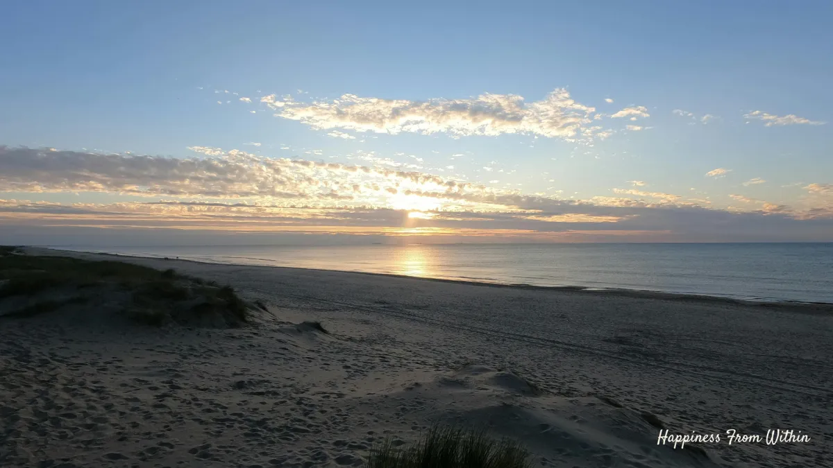 A calm open landscape with soft natural light and spacious horizon symbolising inner peace, awareness, and stable happiness arising from within. @childlosshealing