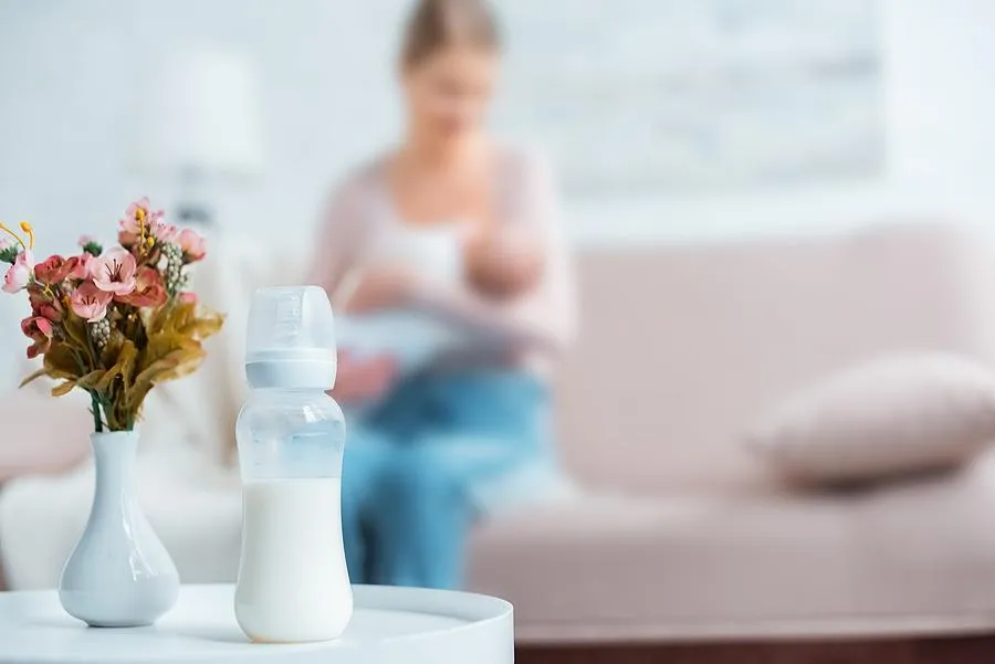 Nursing vs. Bottle: Why You Can Choose Both (And Why That’s Okay)