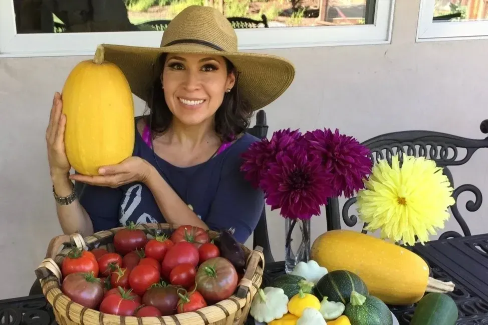 Paulina Holding Fruits & Vegetables