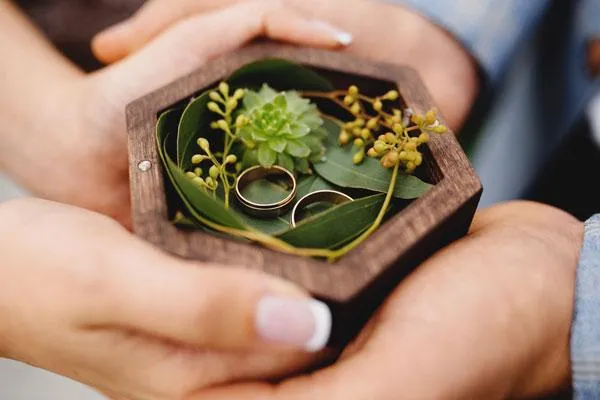 Wedding rings in a decorative box