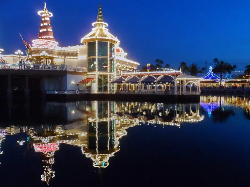 Goodbye Halloween, Hello Glow: The Parks’ Most Photogenic Season Begins