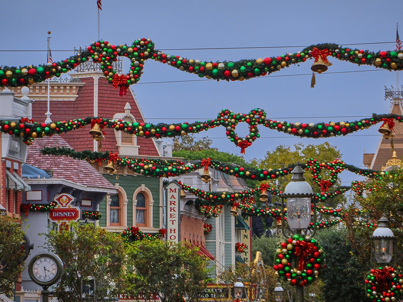 Theme Park Christmas Season Begins: Simple Tips for Great Photos