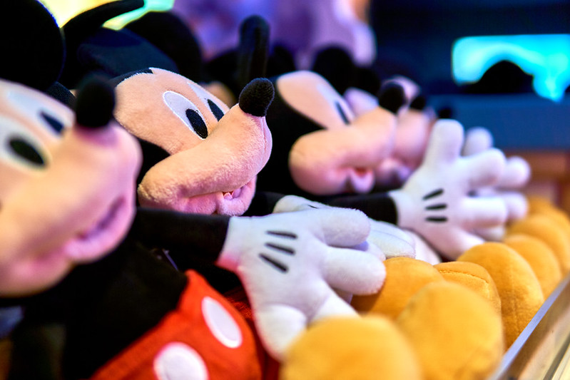 Why Blur Is Your Best Friend in Gift Shop Photography