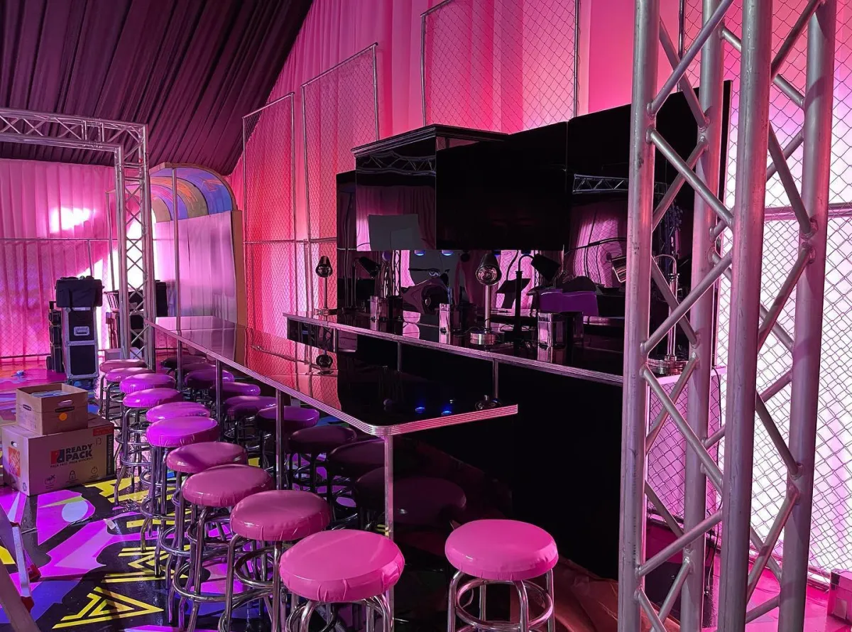 Integrating AV & Sound Systems Seamlessly Under Large Tents