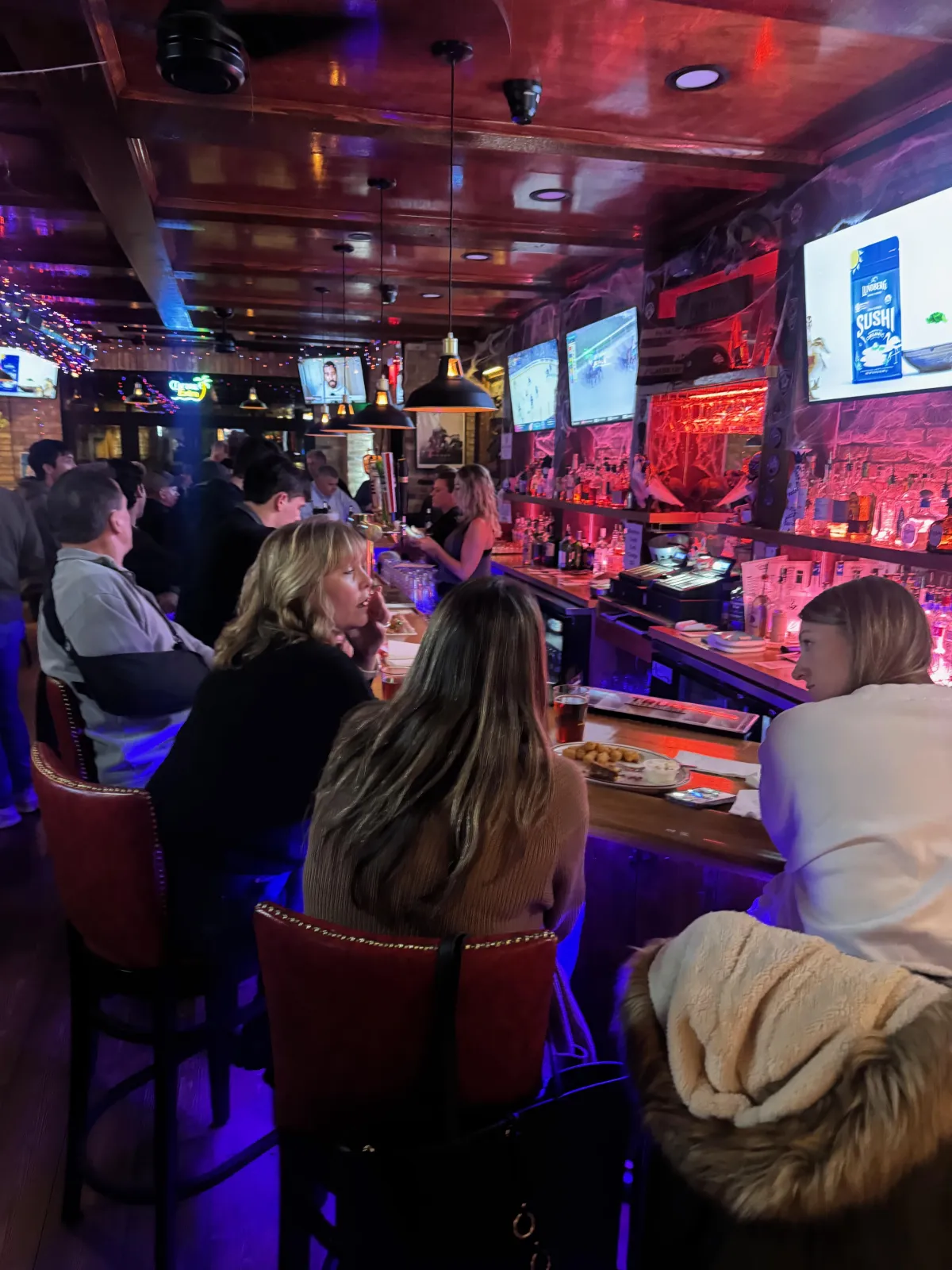 Tommy's On Higgins - #1 Chicago Dive Bar