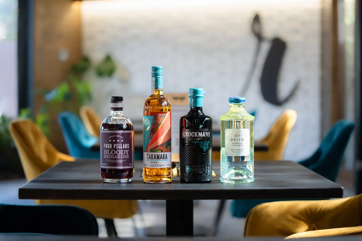 Prémium italok Budapesten – Brockmans, RIVO Gin és házi koktélok a kertváros szívében
