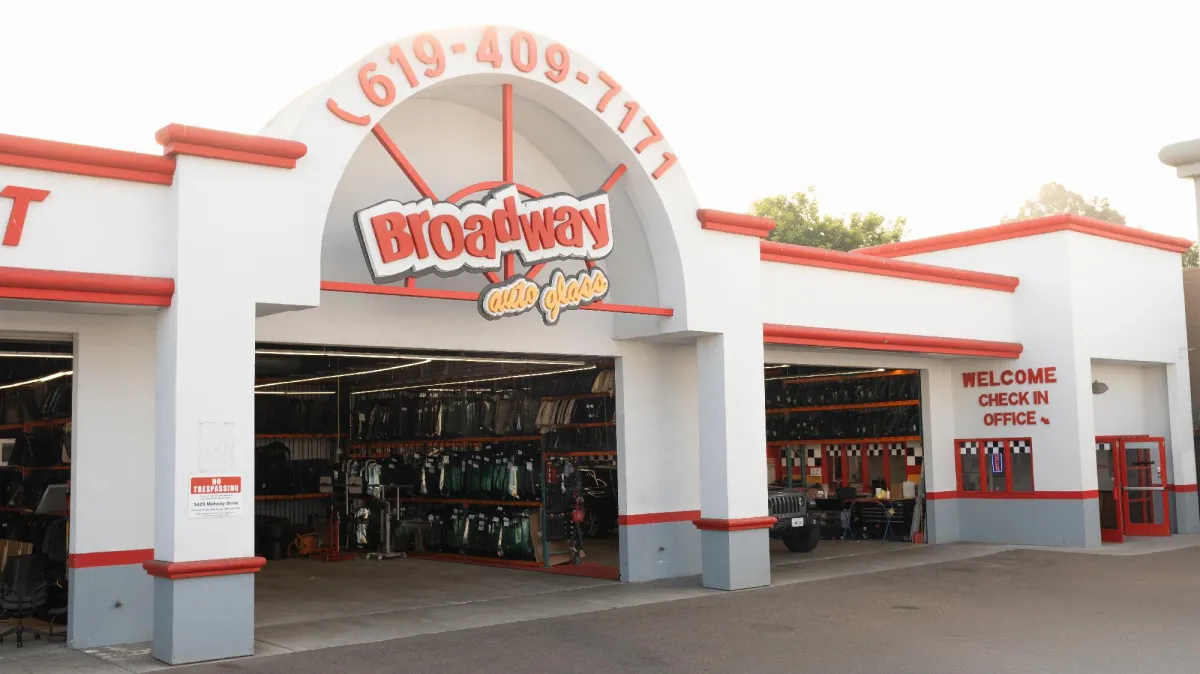 How to Choose the Right Auto Glass Shop in San Diego?