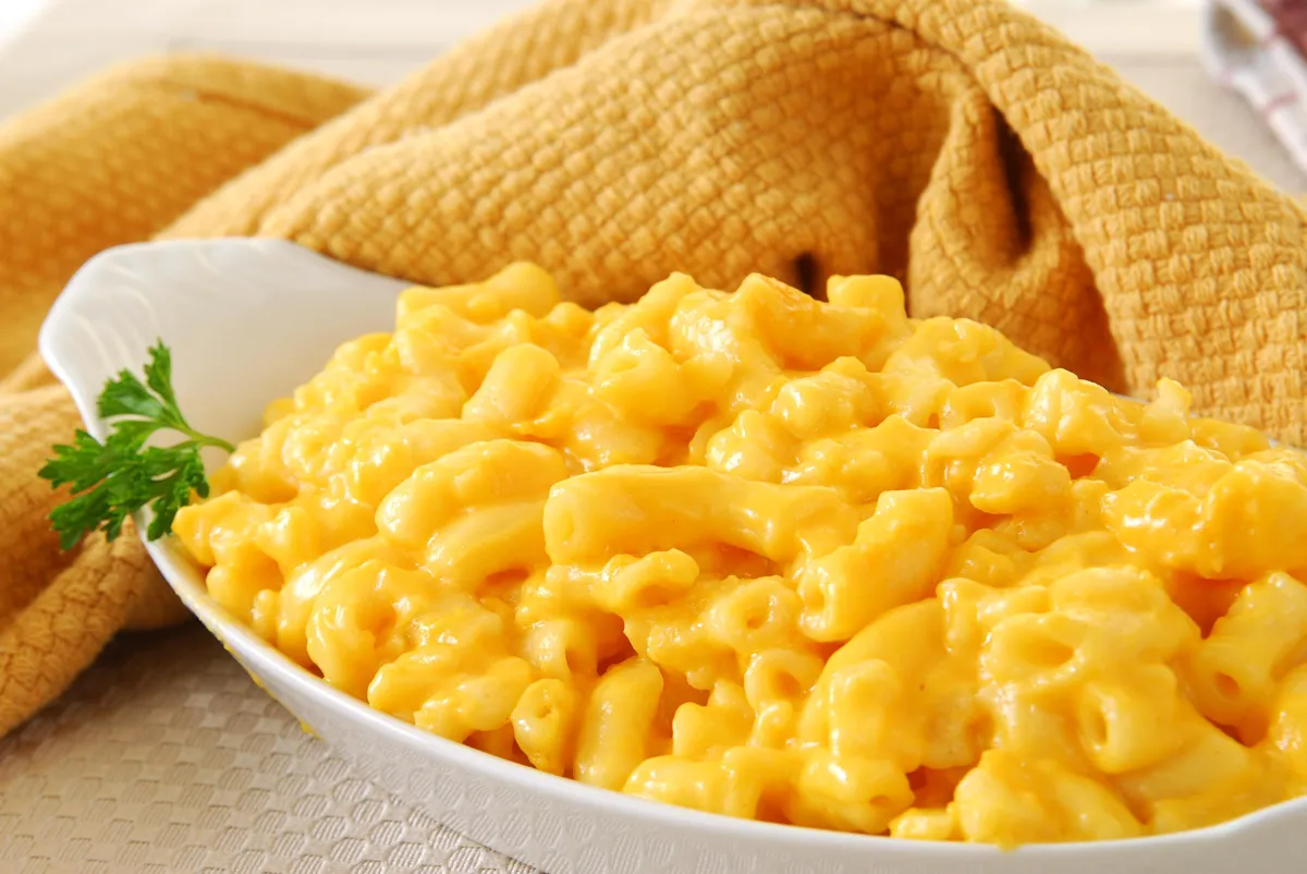 Bowl of crock pot macaroni and cheese