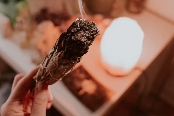 Reiki for Love: How Energy Healing Helps You Break Old Patterns