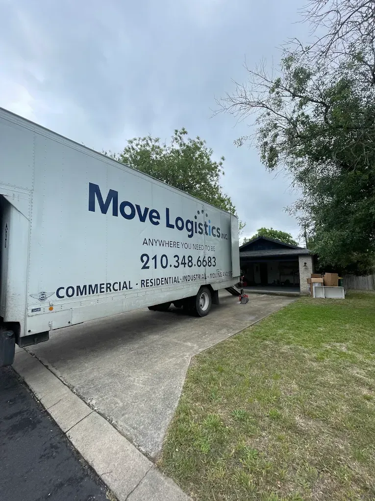 Move Logistics's truck