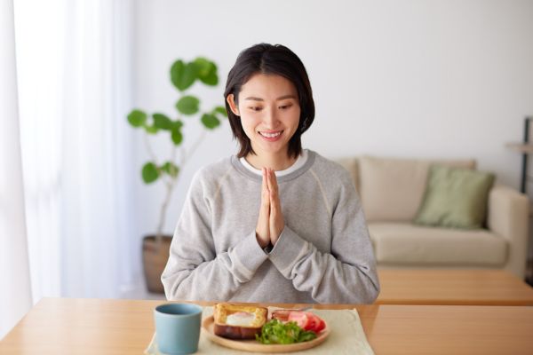 Gratitude and Joy: How Thankfulness Transforms Your Emotional Eating Journey