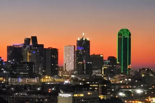 Dallas Skyline mit Sonnenaufgang