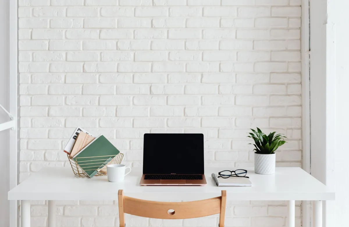 organized-by-keli-and-co-aurora-co-5-tips-for-better-time-management-organized-desk-professional-home-management-