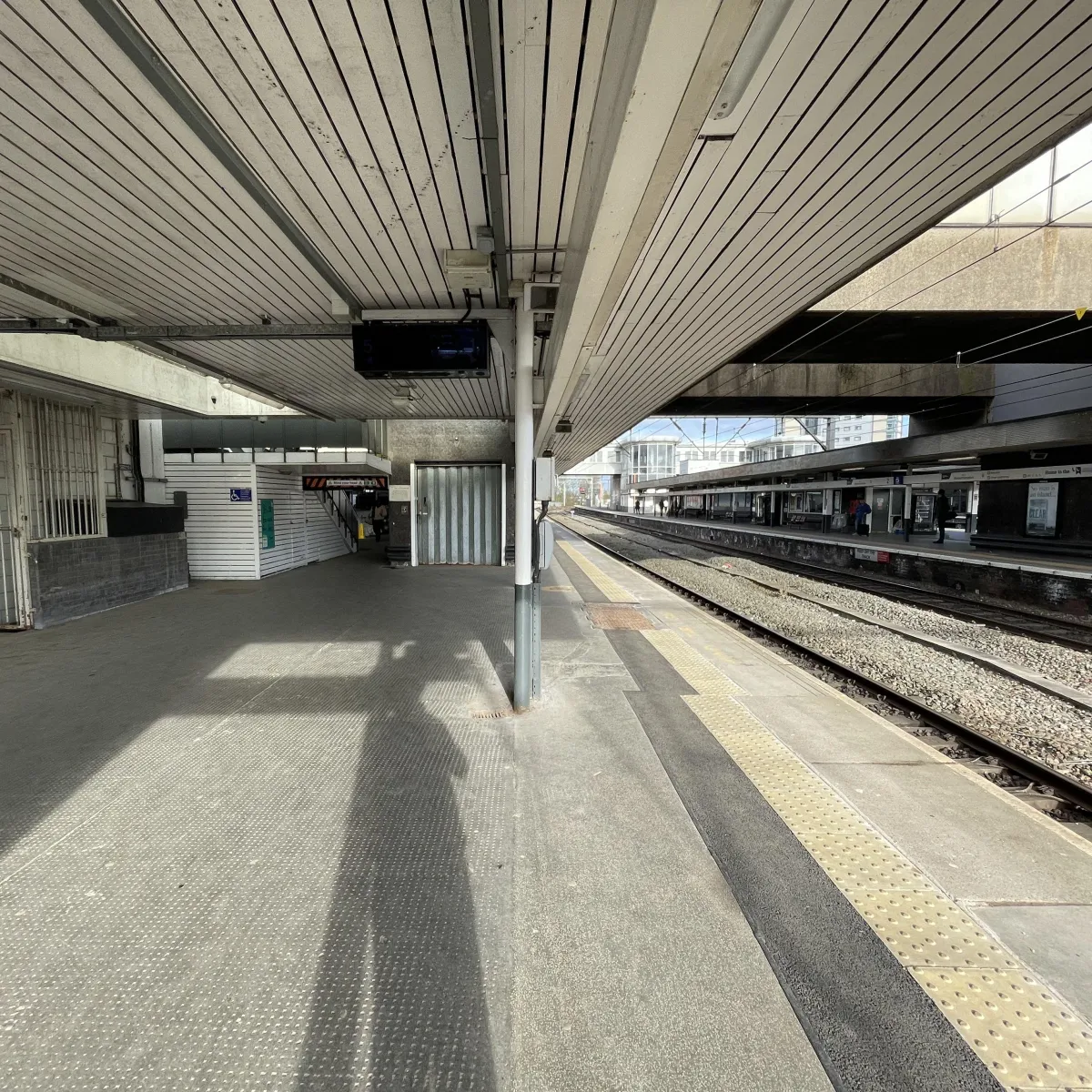 Walkway to Platform 2