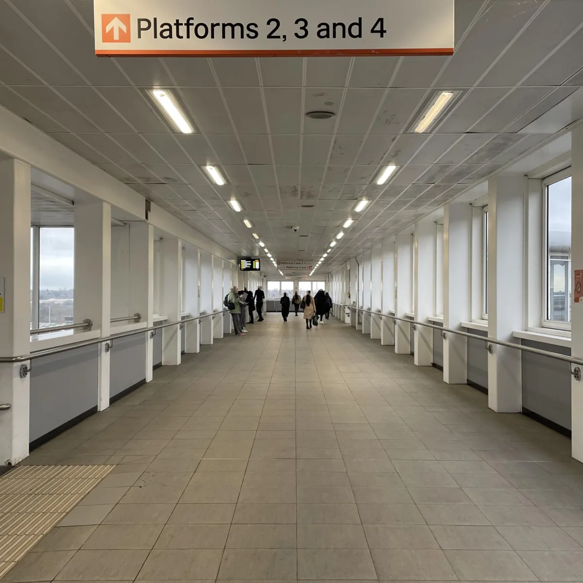 Wolverhampton Walkway to Platform 2,3,4