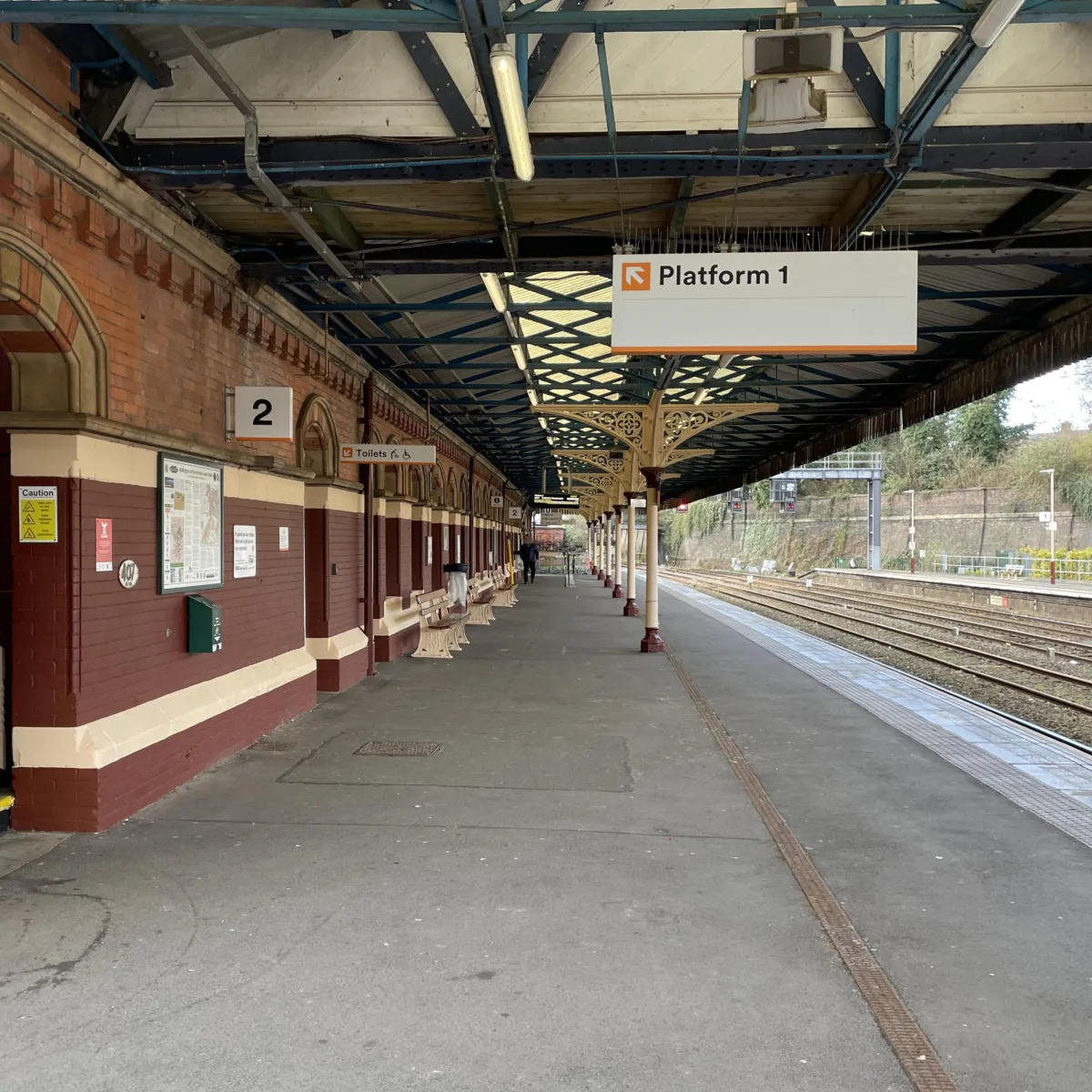 Wellington Staircase to Platform 2
