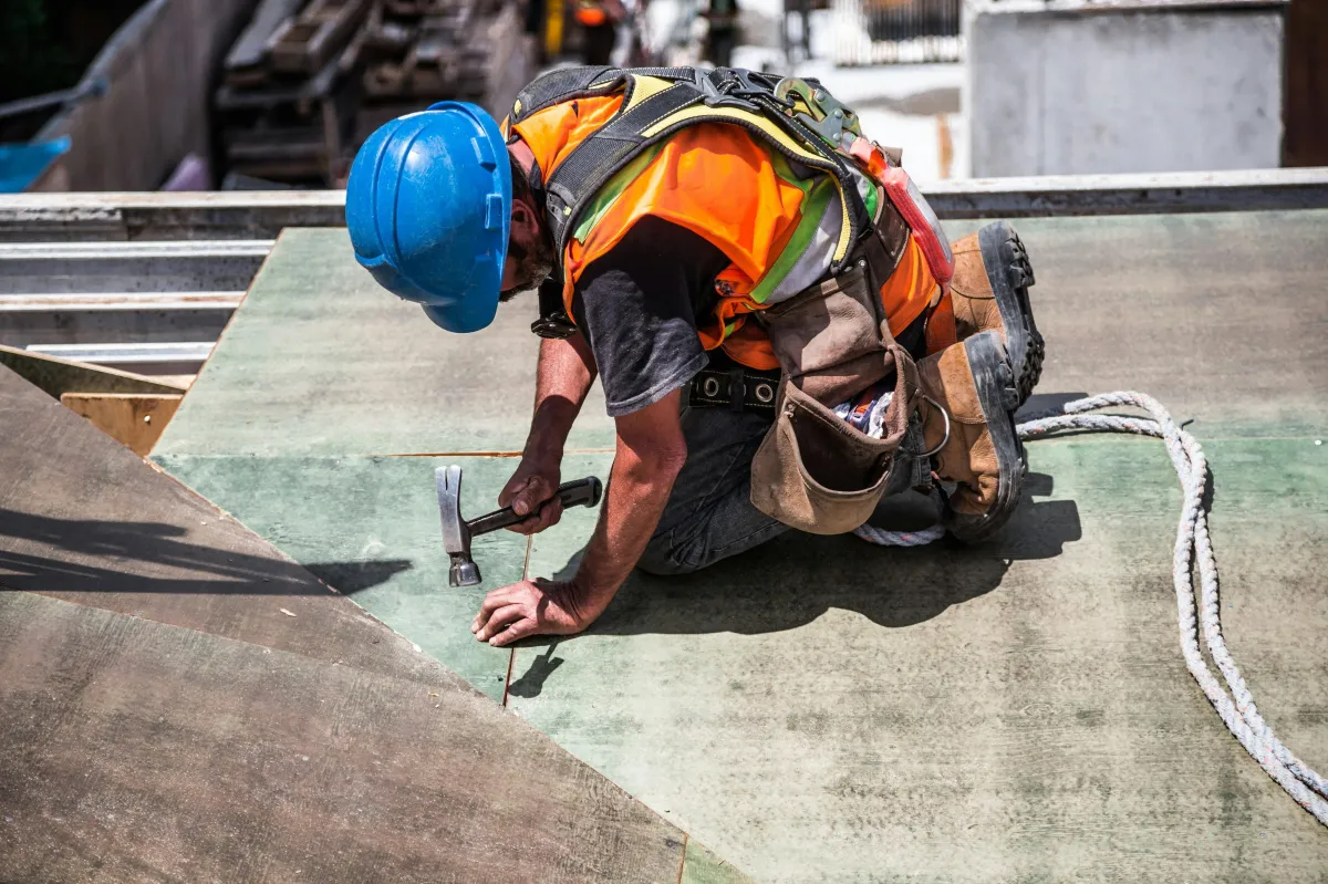 How to Spot Poor Workmanship in a Commercial Roof Installation