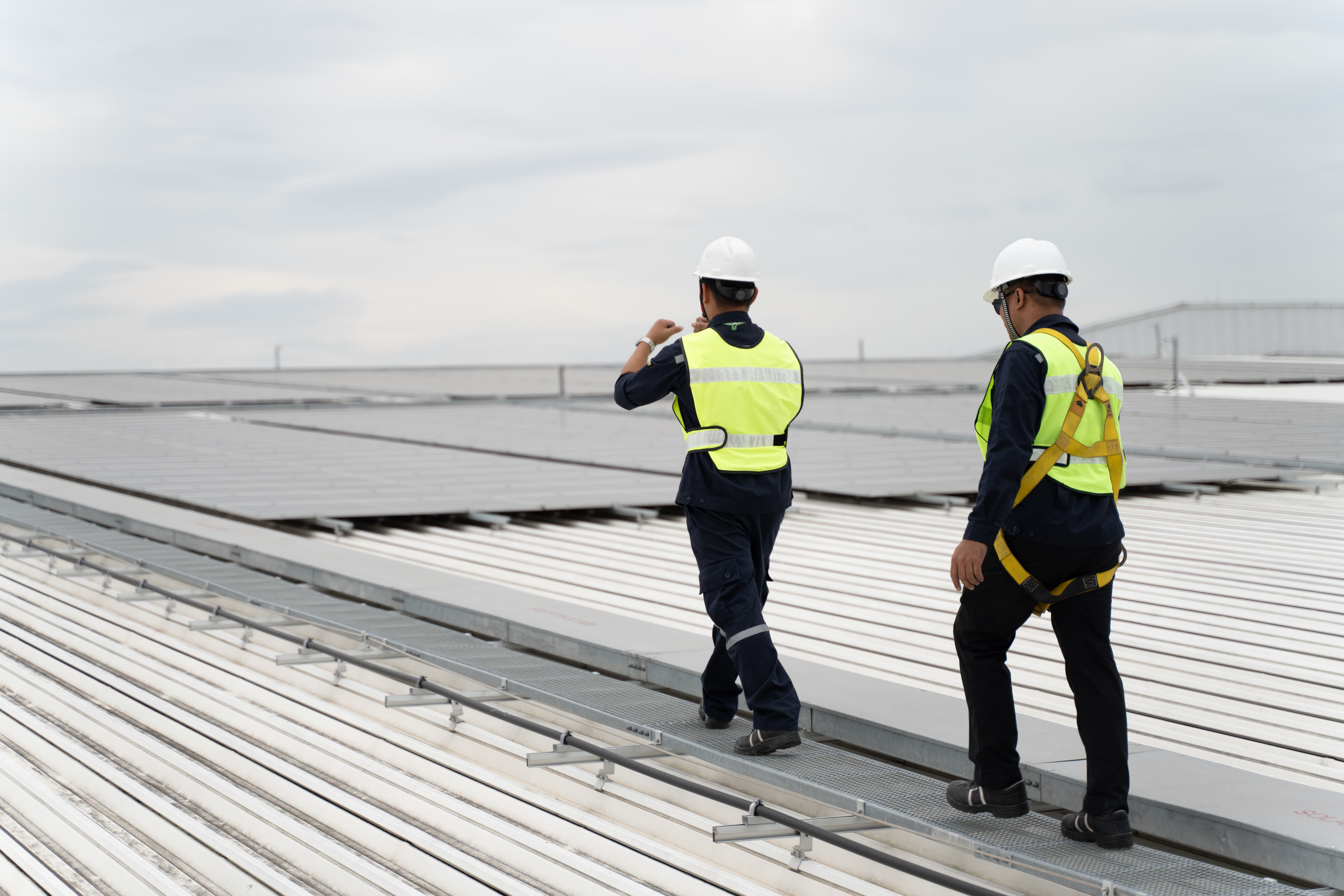 Top Signs Your Commercial Roof Requires Immediate Attention from Expert Commercial Roofers in Portland, OR