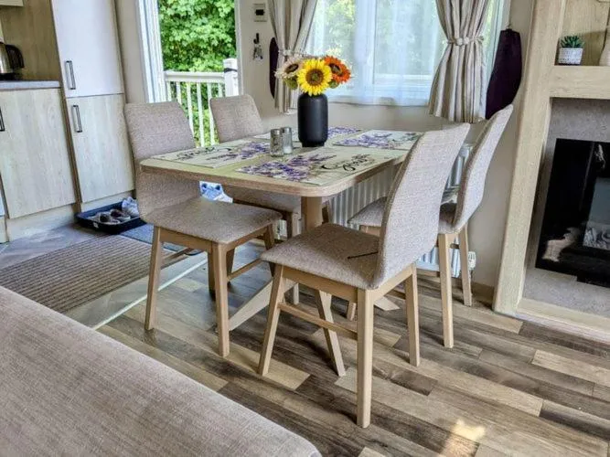 Dining area 63 The Lea