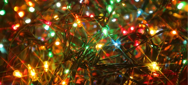 can you string too many christmas lights
