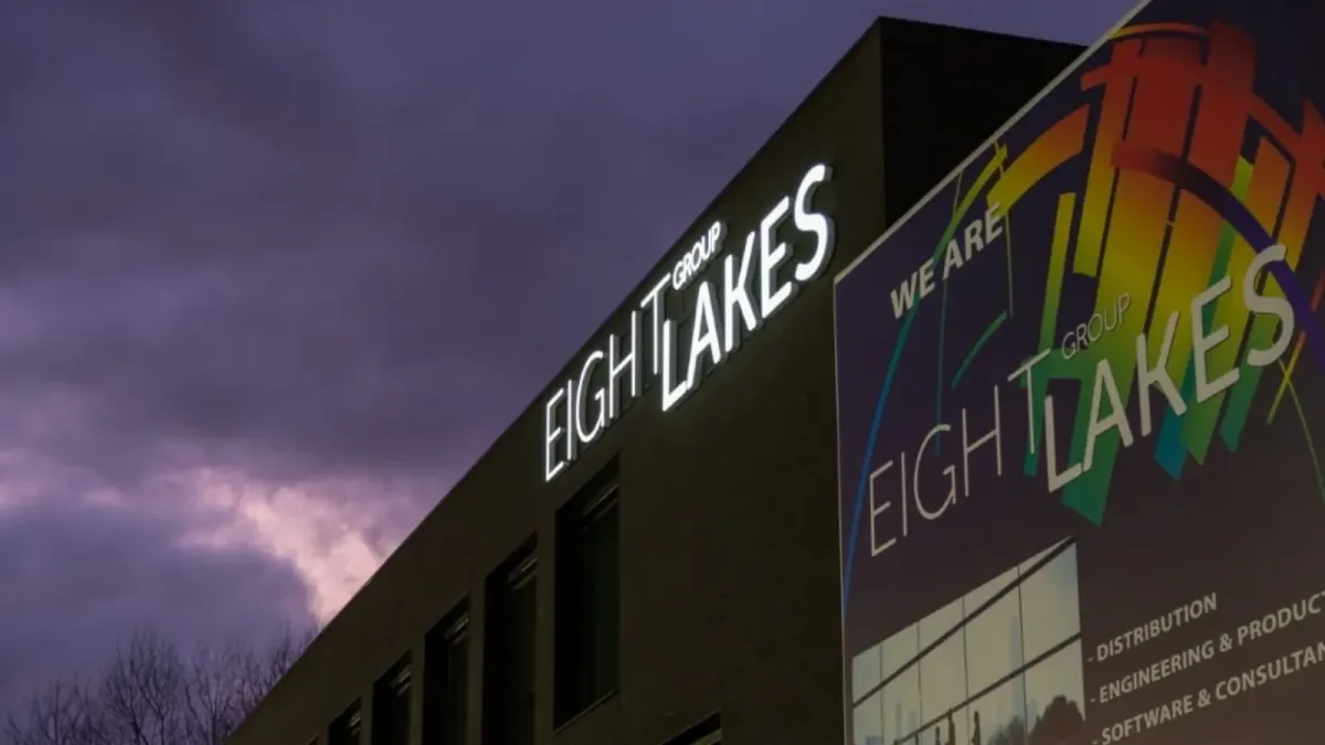 Direct verlichte doosletters Eight Lakes