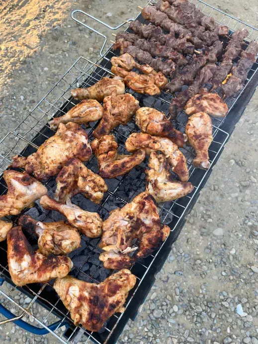 Gratare,gratare rotisor, frigarui,suculente, autentic,din cipru,souflaki,mediterana,acesori gratar,gatit usor,picnic,automat,carne frageda,traditional, practic,nou,experienta unica,accesorii de gradina, cu familia,cadoul perfect, bucatarie,Greek ,in aer liber, cu prieteni,gust uimitor,carbuni,gatit uniform, pita, gateste te singur, fara efort