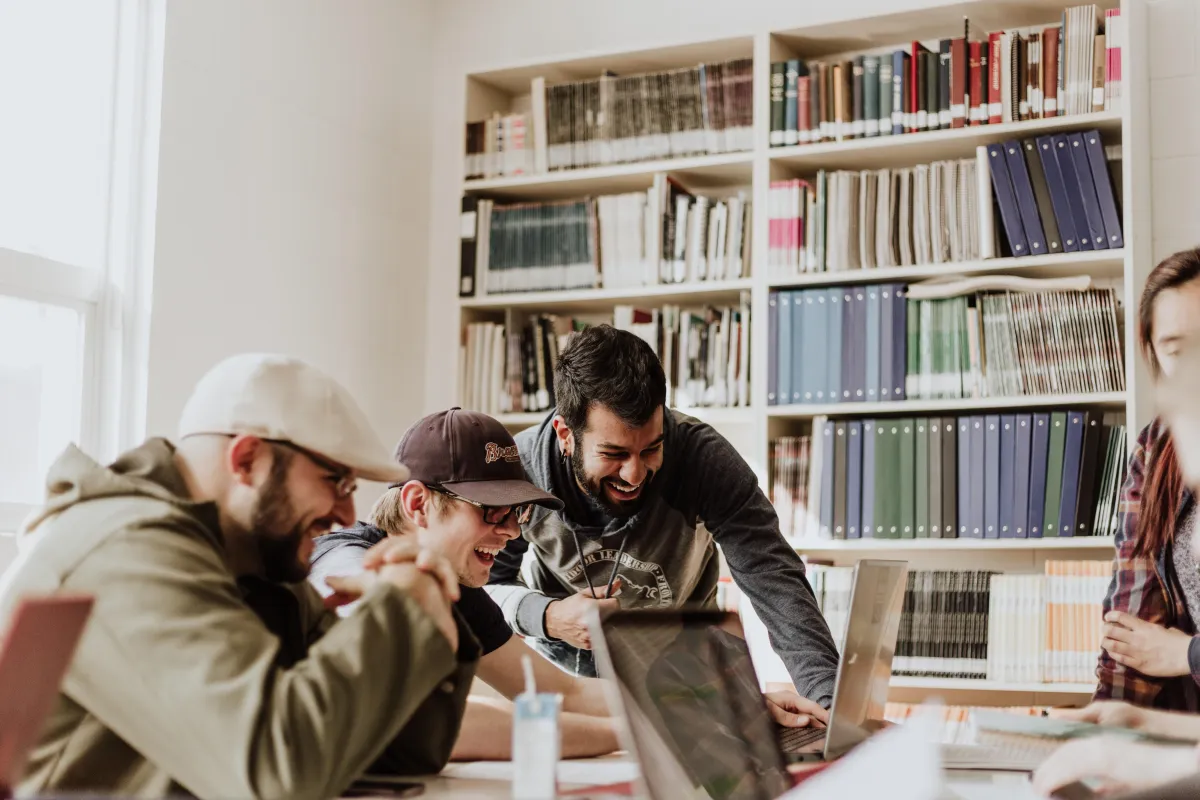 Navigating Seasonal Staffing: Strategies for the Holiday Rush